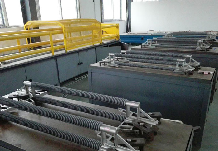 正在自然固化的分段绝缘器